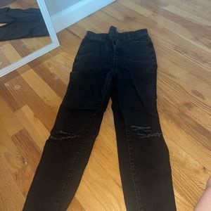 black ripped AE jeans